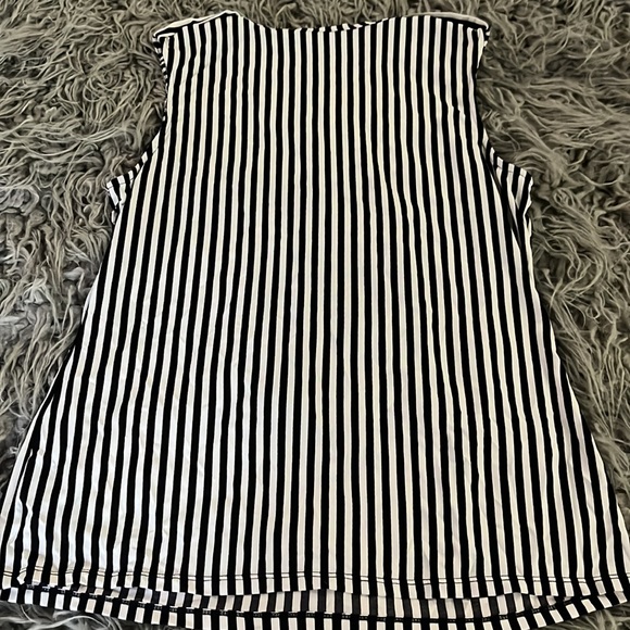 Black & white vertical stripe blouse L keyhole neck slinky stretch shoulder tabs - Picture 6 of 7